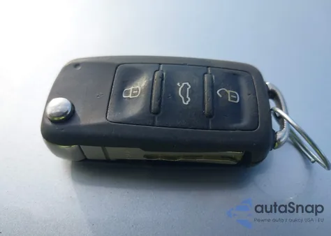 2015 Volkswagen Passat 1.8T Limited Edition z USA, uszkodzony, nr VIN 1VWAT7A37FC080463